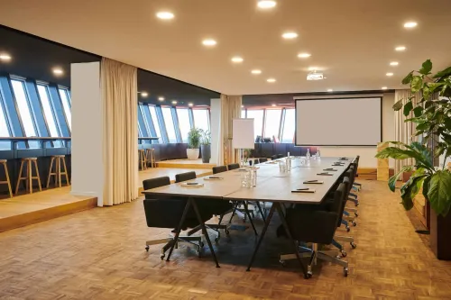 Modern Boardroom With Panoramic Views for High-Profile Meetings