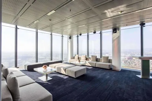 Elevated Luxurious Hall With 360° Skyline Views for Exclusive Events