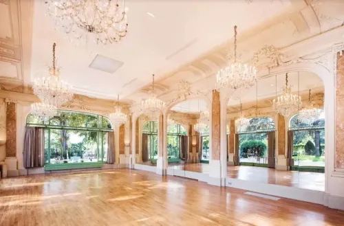 Exquisite Belle Époque Venue With Charming Garden Views for Lavish Events
