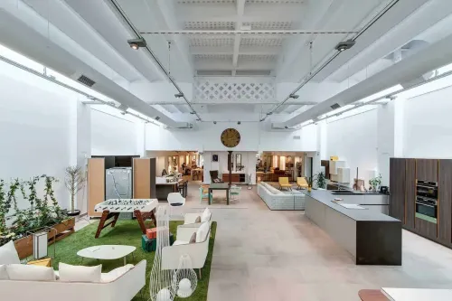 Modern Industrial Space With Mid-Century Charm for Dynamic Events