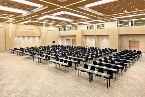 Modern Multipurpose Hall for Dynamic Tech Conventions