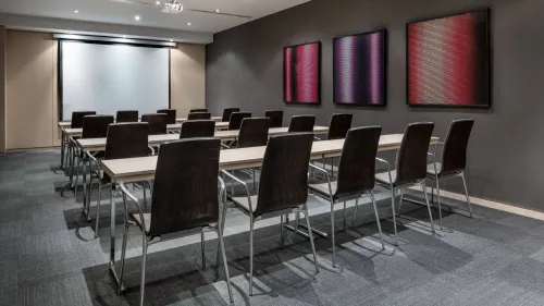 Modern Sleek Space With an Artistic Touch for Inspiring Corporate Gatherings