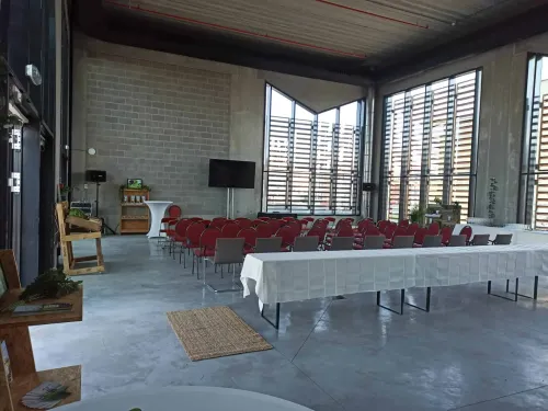 Cutting-Edge Aquaponic Urban Farm for Atypical Corporate Events