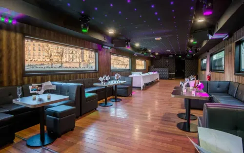 Art Deco Boat Venue With Panoramic Views for Corporate Celebrations