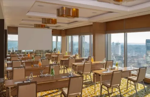 Elevated Panoramic Venue With Skyline Elegance for High-Impact Events
