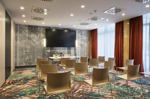 Chic Business Hub With State-Of-The-Art Tech for Corporate Gatherings