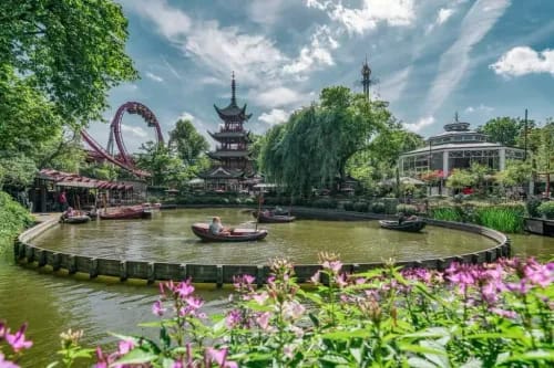 Stunning Moorish-Inspired Venue With a Picturesque Lake for Vibrant Affairs