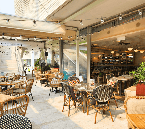 Sophisticated Chic Venue With Alfresco Patio and Elegant Interiors for Bespoke Dinners