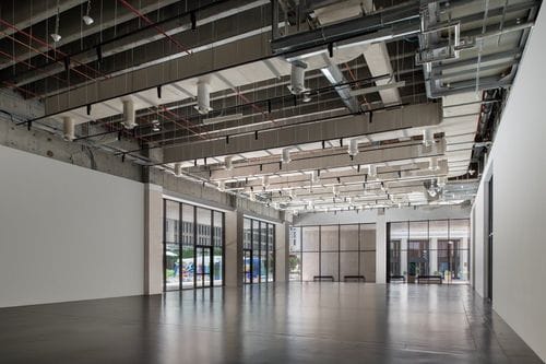 Expansive Industrial Gallery for Exhibitions and Brand Launches