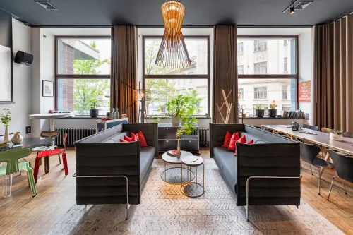 Sleek Urban Hideaway with Industrial Elegance for Productive Events