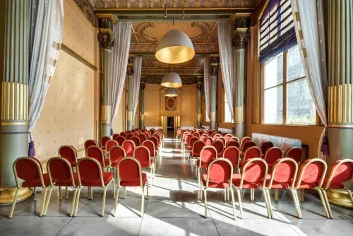 Elegant Neoclassical Hall for Grandiose Corporate Gala Dinners