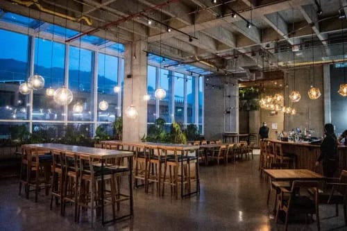 Stylish Rooftop Venue With Urban Elegance for Corporate Mixers