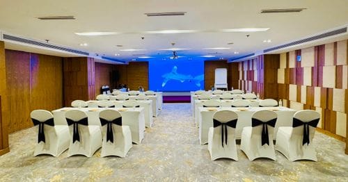 Wooden Checkered Panel Suite for Seminars and Presentations