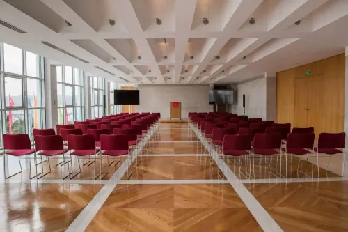 Upscale Sunlit Modern Venue With Panoramic Views for Premier Events