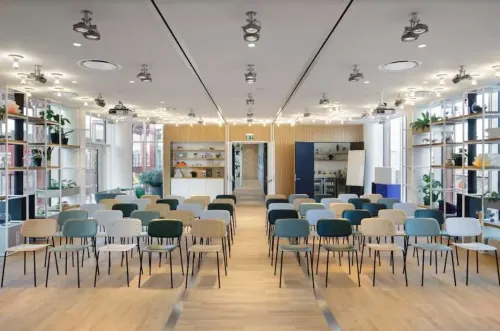 Glass-Walled Venue With Stunning Cityscape Views for Memorable Events