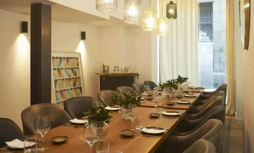 Elegant Vintage-Inspired Venue for Intimate Company Dinners
