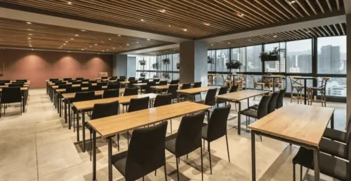 A Guide to Hosting a Meeting in Medellín