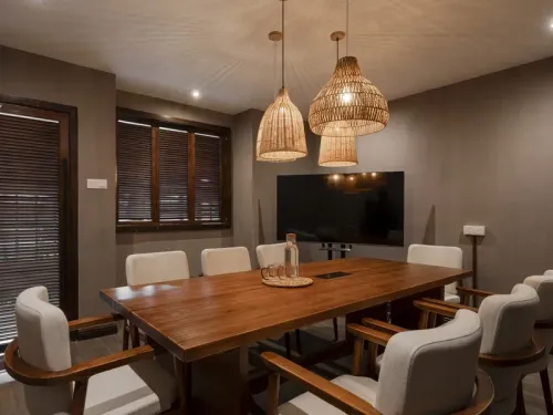 Tranquil Meeting Space With Modern Amenities for Intimate Gatherings