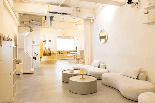 Cozy Event Venue With Luminous Charm