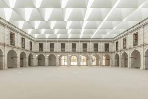 Grand Neoclassical Atrium for Prestigious Banquets and Gala Dinners