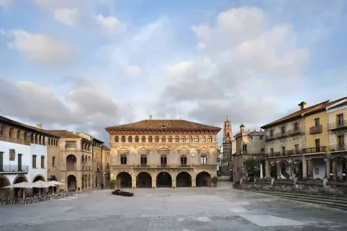 Grand Spanish Plaza for Iconic Outdoor Celebrations and Corporate Gatherings