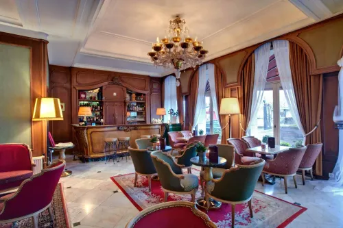 Opulent Belle Époque Lounge With Elegant Arched Windows for Grand Events
