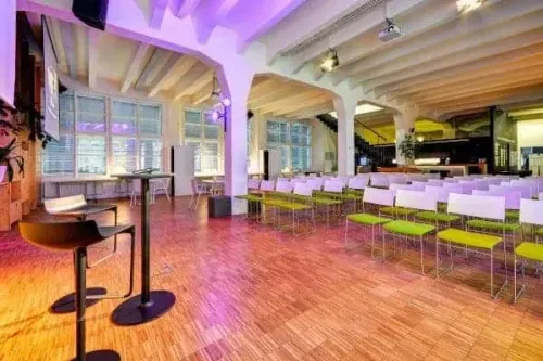 Industrial Chic Conference Hall With an Airy Ambience for Dynamic Gatherings