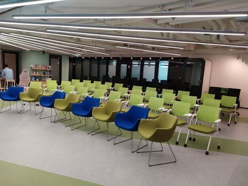 Colourful Modern Hall With Bright Interiors for Collaborative Workshops