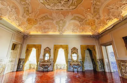 Baroque Masterpiece With Opulent Stucco Ceilings for Grand Corporate Galas