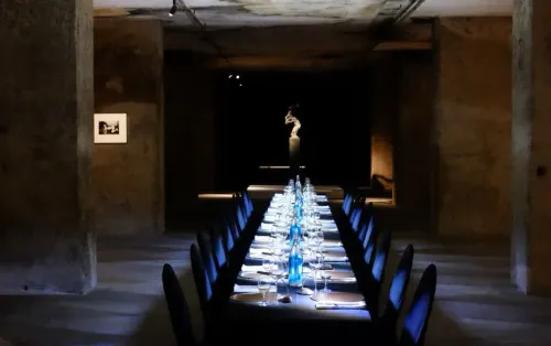 Immersive Concrete Gallery for Luxurious Banquets and Artistic Soirées