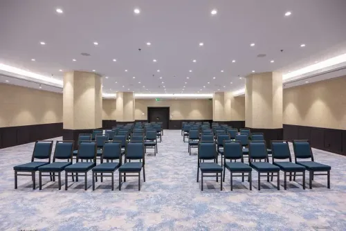 Spacious Contemporary Venue With Versatile Layout for Dynamic Seminars