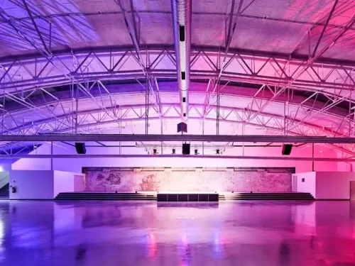 Voluminous Venue With an Industrial Aura