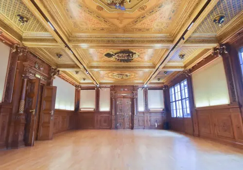 Opulent Baroque Chamber With Gilded Ceilings for Prestigious Affairs