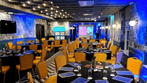 Art Deco Suite With Eclectic Decor for Sophisticated Soirees