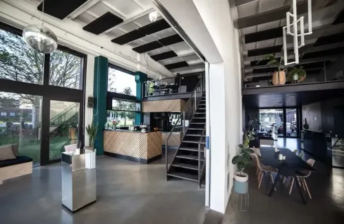 Charming Loft With Rustic Allure and Sceinic Views for Inspiring Events