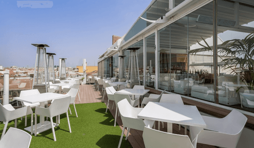 Stunning Rooftop Pool With Panoramic Views for After-Work Sundowners