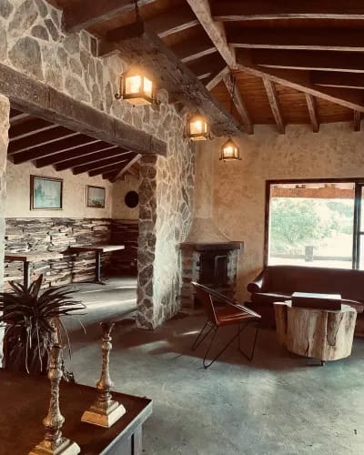 Rustic Mountain Retreat Amidst Lush Greenery for Intimate Receptions