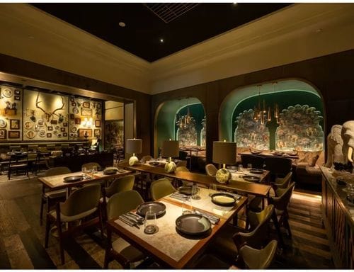  Opulent Elephant-Themed Room for Exquisite Dinners