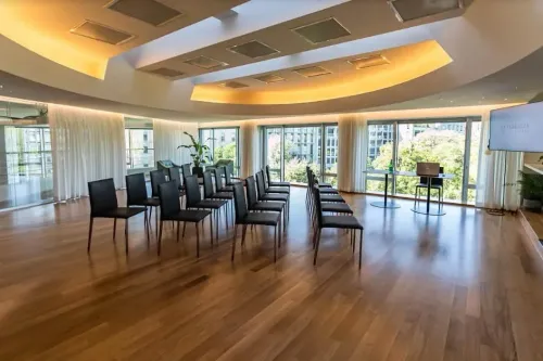 Refined Skylit Venue With Scandinavian-Style Decor for Strategic Meetings