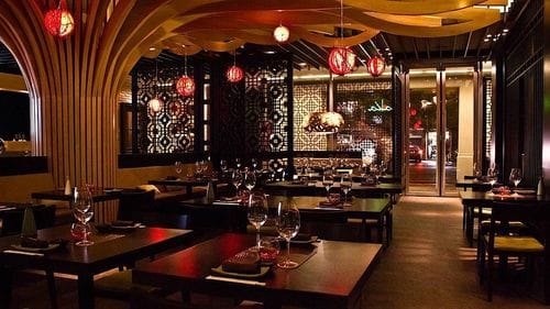 Wave-Ceiling Japanese-Inspired Dining Room for Corporate Dinners