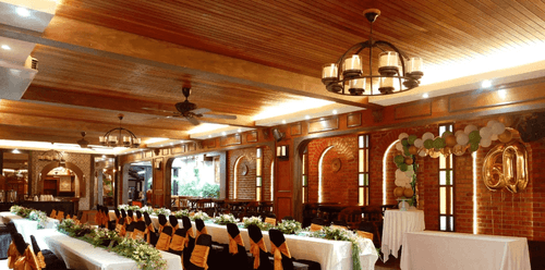 Rustic Elegance With Wooden Beams and Garden-Inspired Decor for Memorable Events