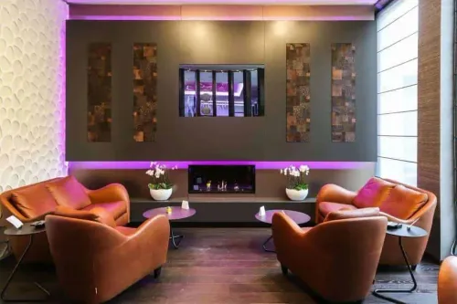 Sophisticated Lounge Bar With Chic Elegance for Corporate Mixers