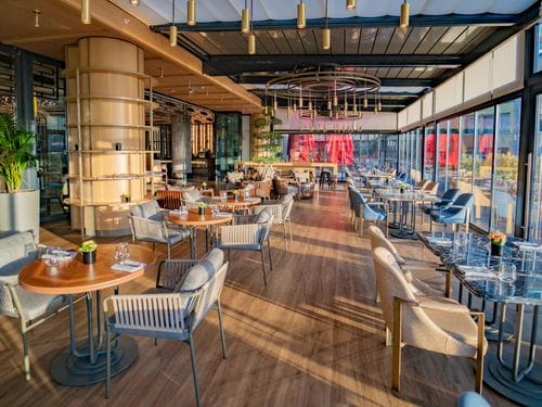 Stupendous Venue With Elegant Interiors