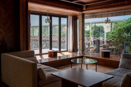 Rustic Cosy Venue With Garden Views for Intimate Events and Creative Gatherings