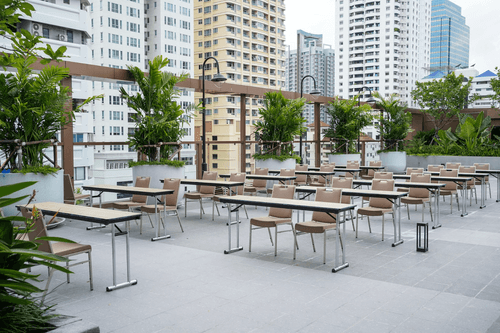Modern Rooftop Terrace With Lush Greenery for Outdoor Meetings