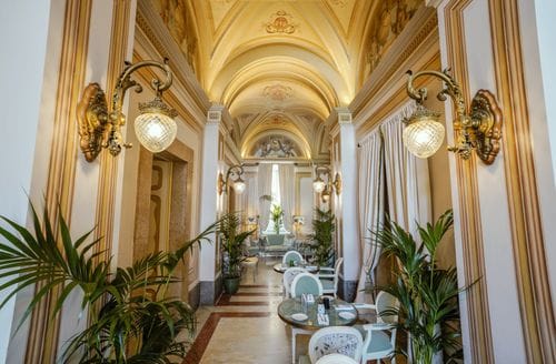 Ornate Art Deco Lounge for Intimate Corporate Dinners