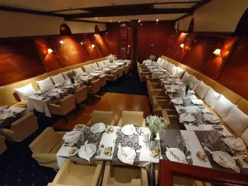 Unique Floating Venue With Timeless Nautical Elegance for Unforgettable Gatherings