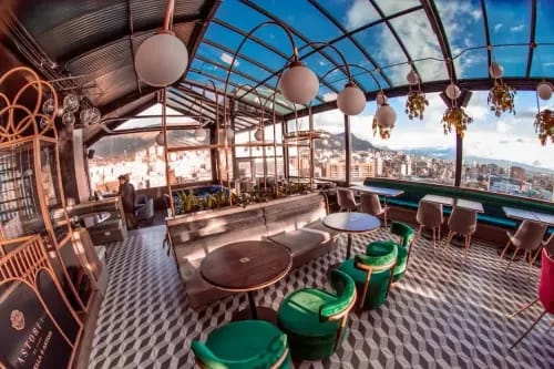 Glamorous Rooftop With Panoramic Skyline Views for Exclusive Events