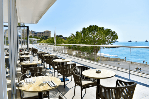 Breathtaking Ocean Views With Minimalist Interiors for Exclusive Gatherings