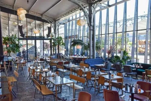Atypical Glass Pavilion With Greenery Elements for Corporate Mixers